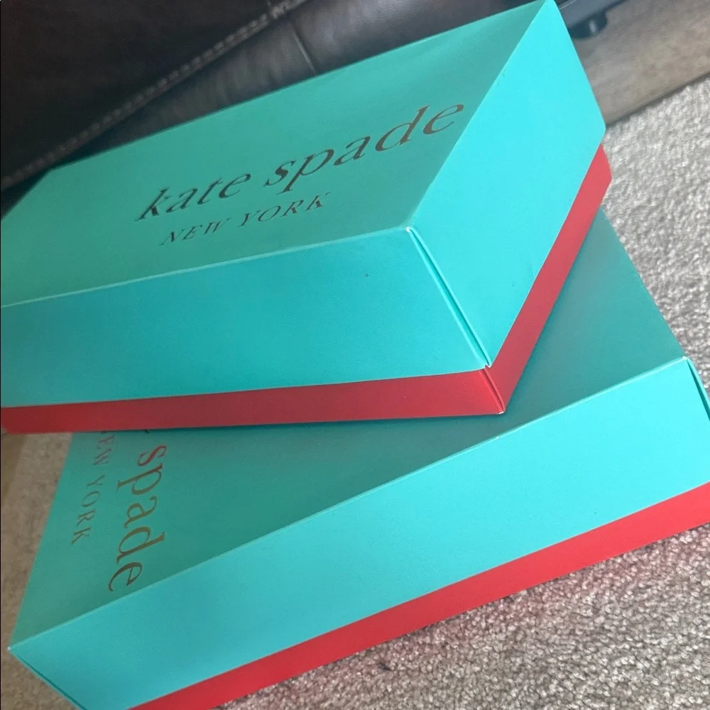 Kate Spade Turquoise Boxes with Gold Accents ♠️